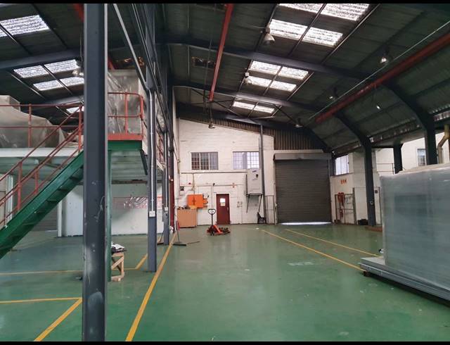 1,220M² FACTORY TO LET IN BLACKHEATH INDUSTRIAL